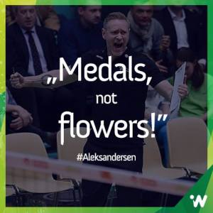 Tore Aleksandersen skyr blomster i følge Impel Wroclaw.